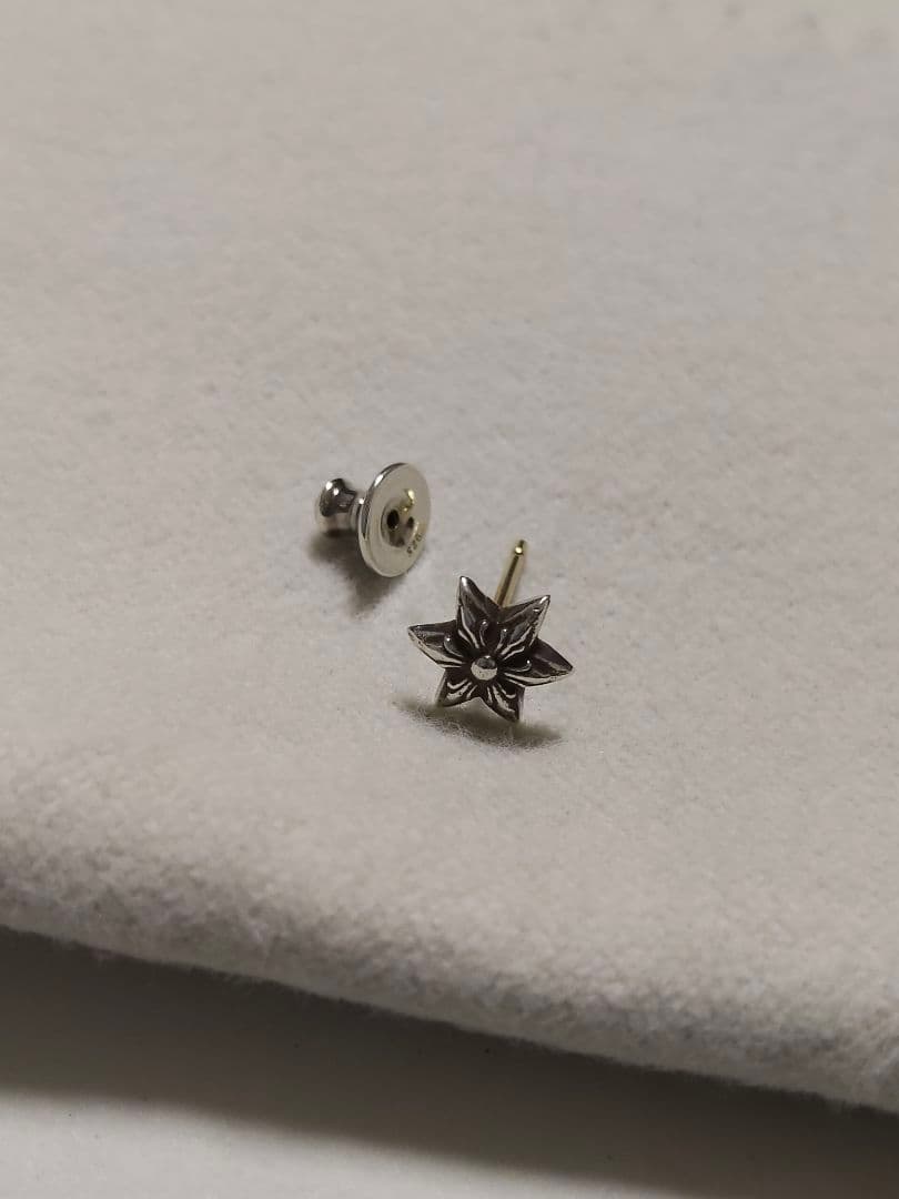 クロムハーツ スタースタッド ピアス