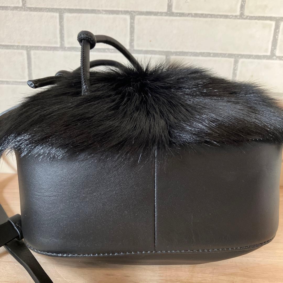 ❤️超美品❤️Theory 羊革　レザー　リアルファー 付きショルダーバック