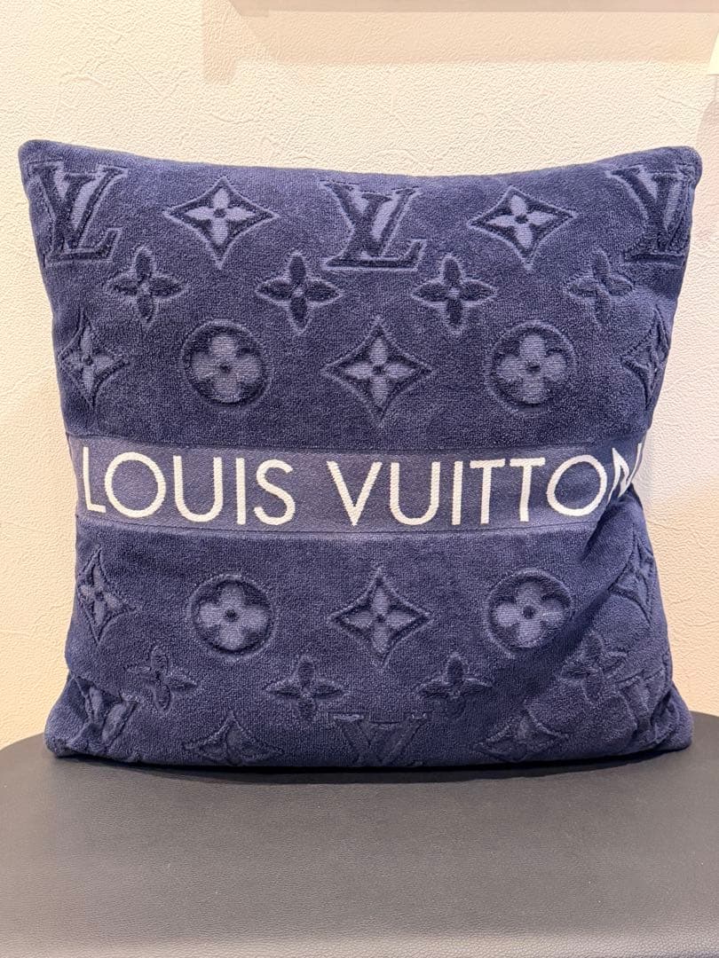 ルイ ヴィトン クッション　バケーション　ネイビー