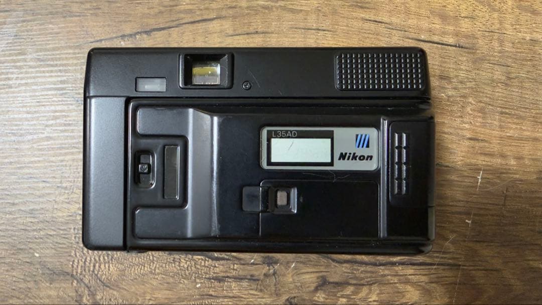 Nikon FE2 ＋ 50mm f/1.4 と Nikon L35AD セット