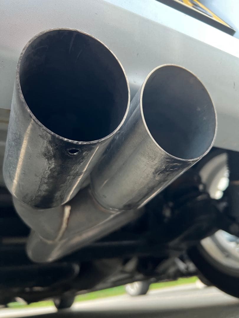 エッセ L235 ２本出し　センター出し　マフラー　デュアル