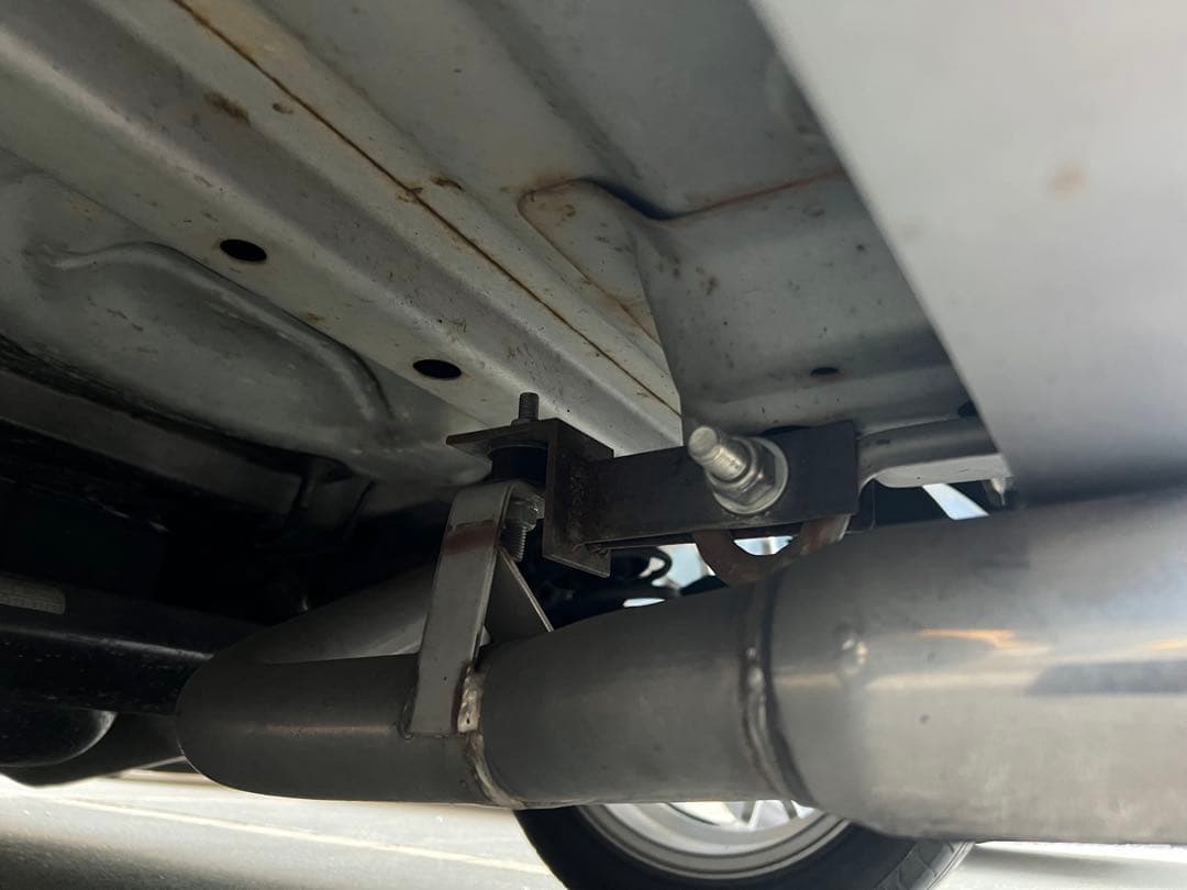 エッセ L235 ２本出し　センター出し　マフラー　デュアル