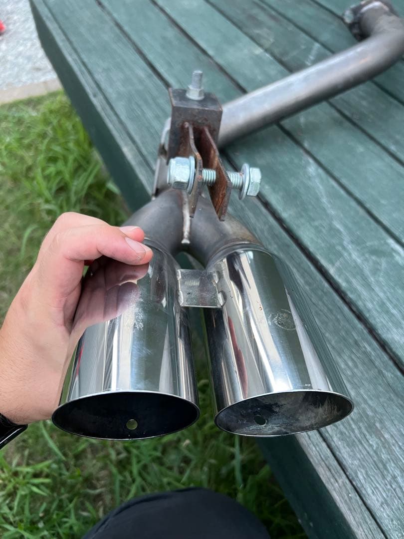 エッセ L235 ２本出し　センター出し　マフラー　デュアル