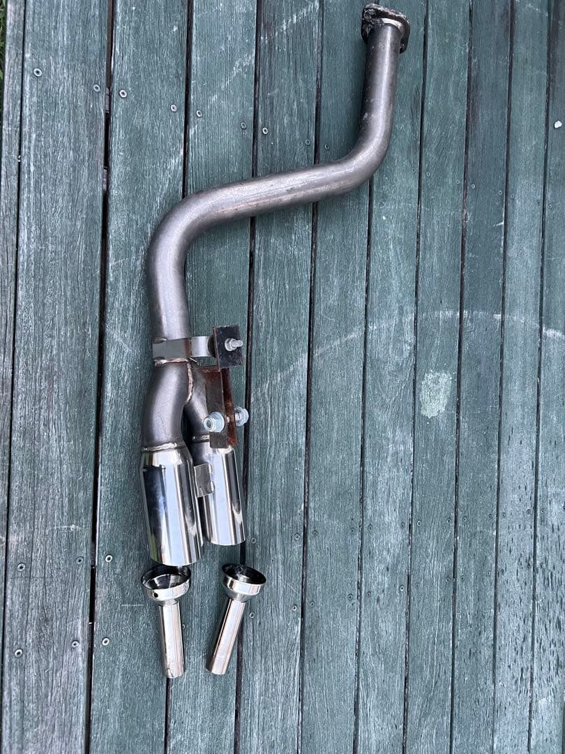 エッセ L235 ２本出し　センター出し　マフラー　デュアル