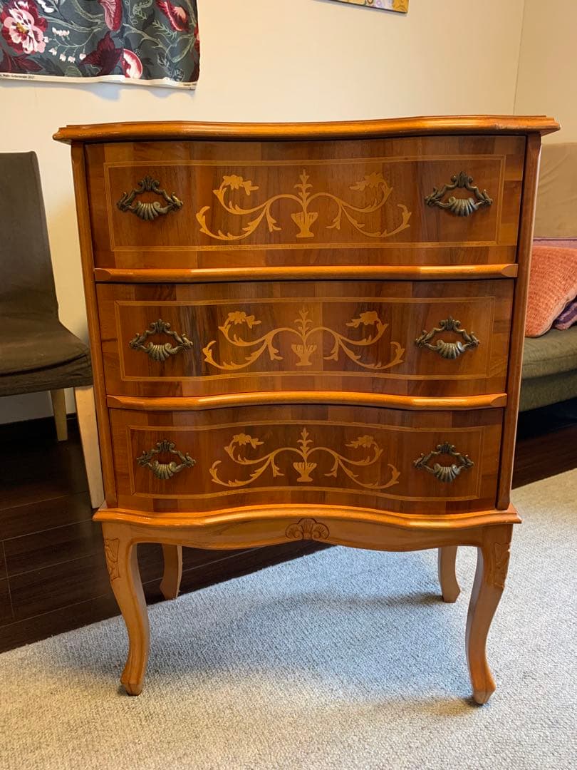 アンティーク家具　象嵌 3段チェスト　猫脚