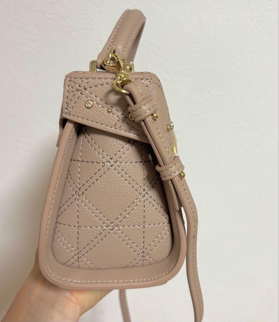 キルティングビジュースタッズポシェット