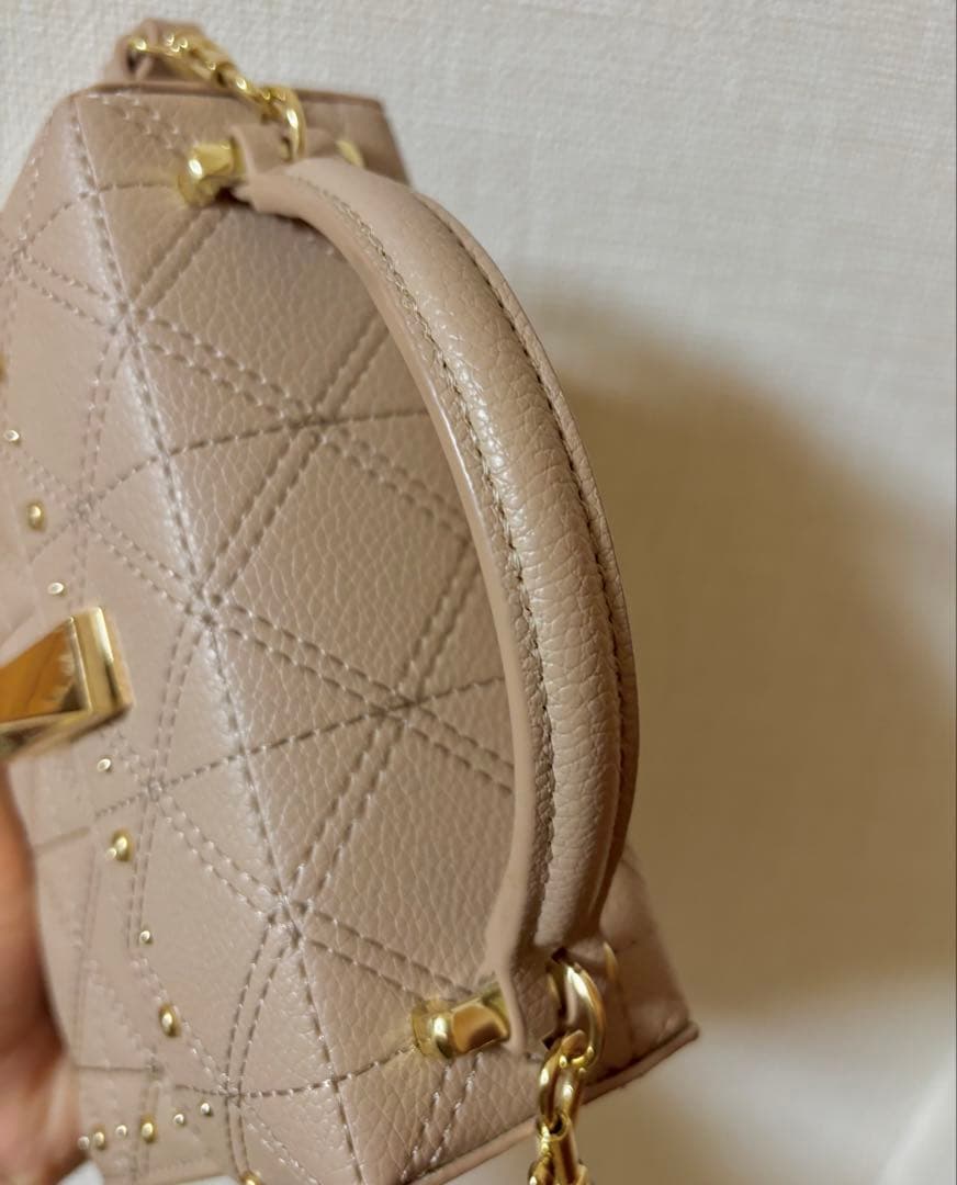 キルティングビジュースタッズポシェット