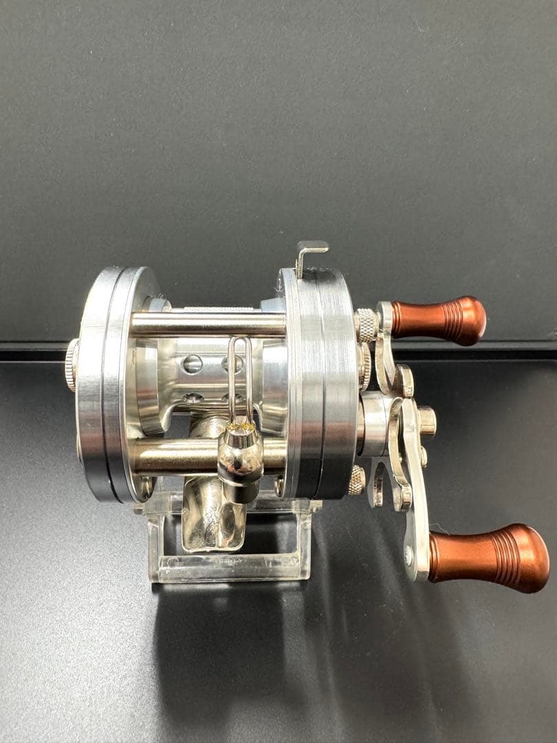 五十鈴工業リールBC421SSSRED2TONE新品未使用箱入