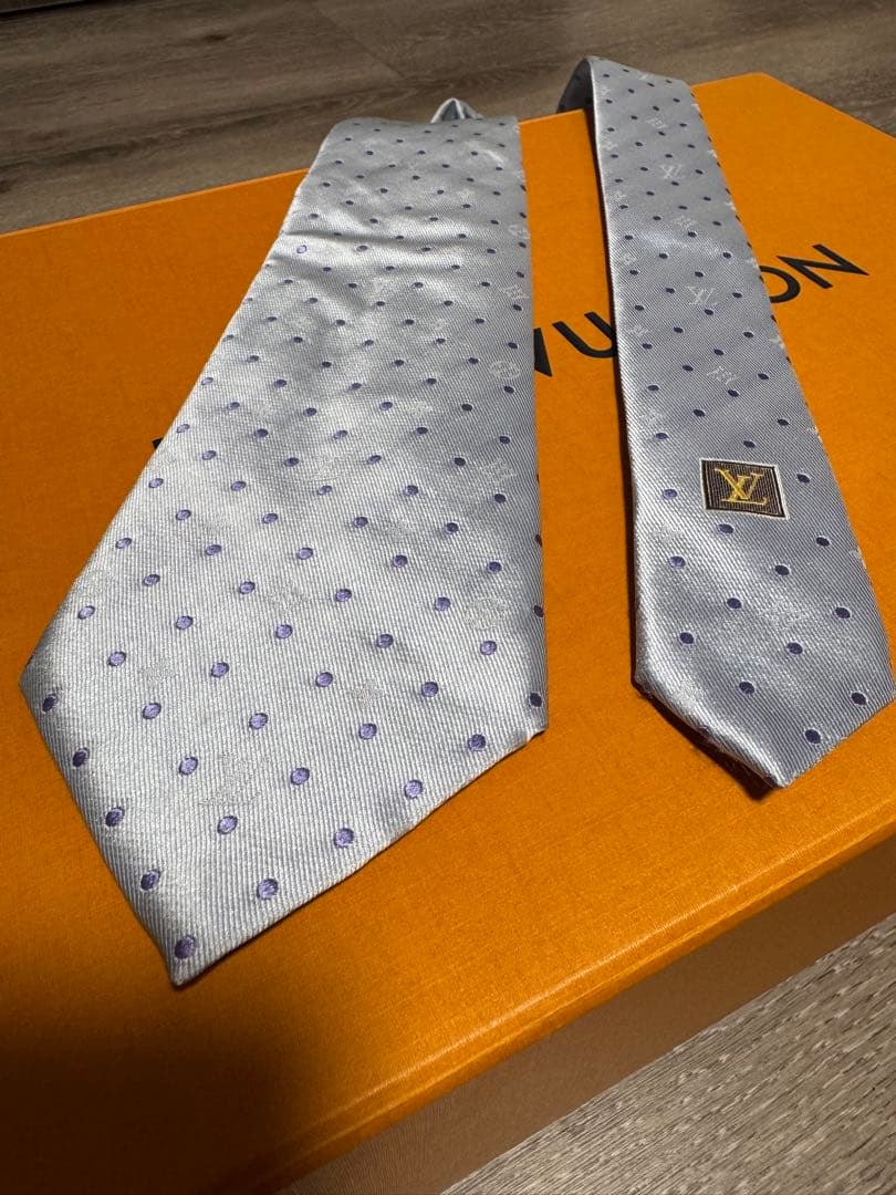値下げ！Louis Vuitton 水色 ドット柄 ネクタイ