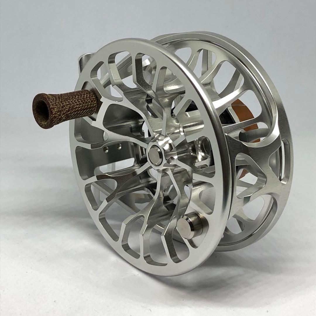 ROSS【ロス】フライリール ◆アニマス 4/5 プラチナム（現行モデル）