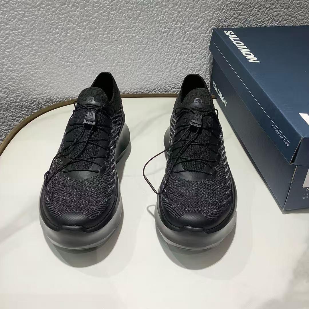 SALOMON 厚底スニーカー 黒 24cm