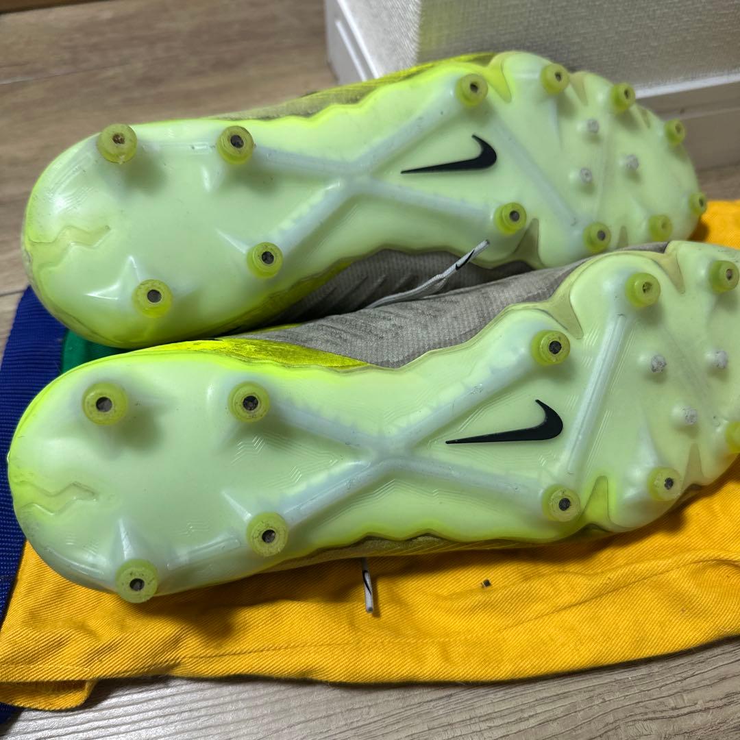 NIKE ファントムGX2 エリート　AG 28