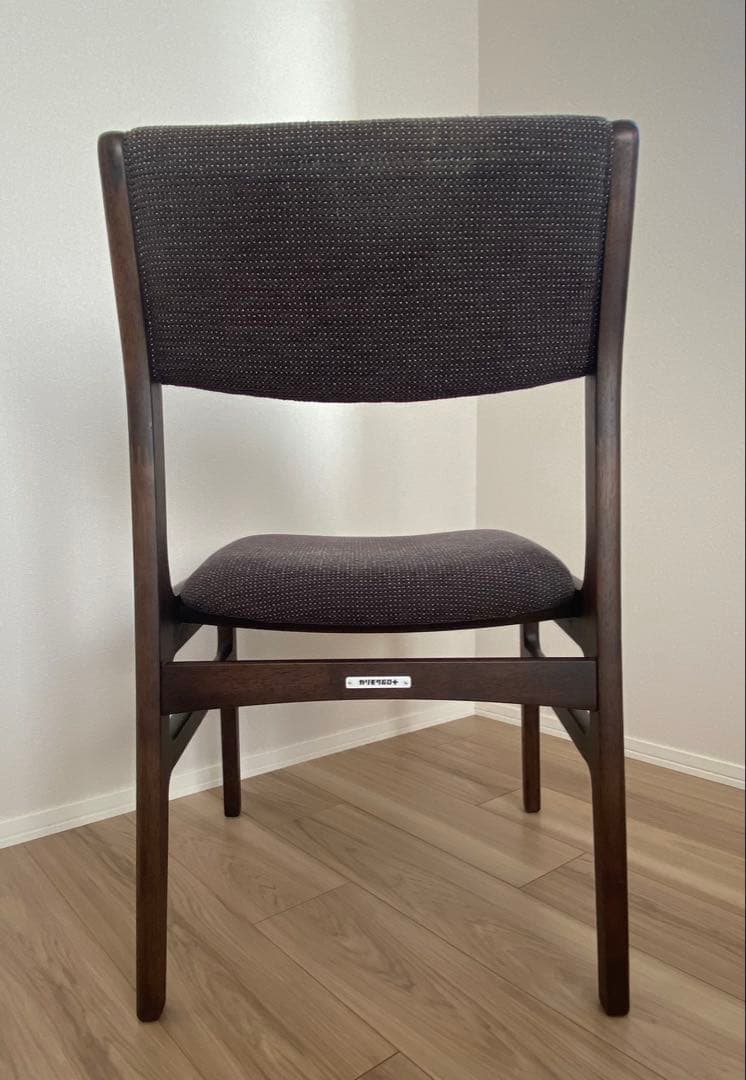 【送料込！カリモク60+】布張りダイニングチェア　安心の日本製