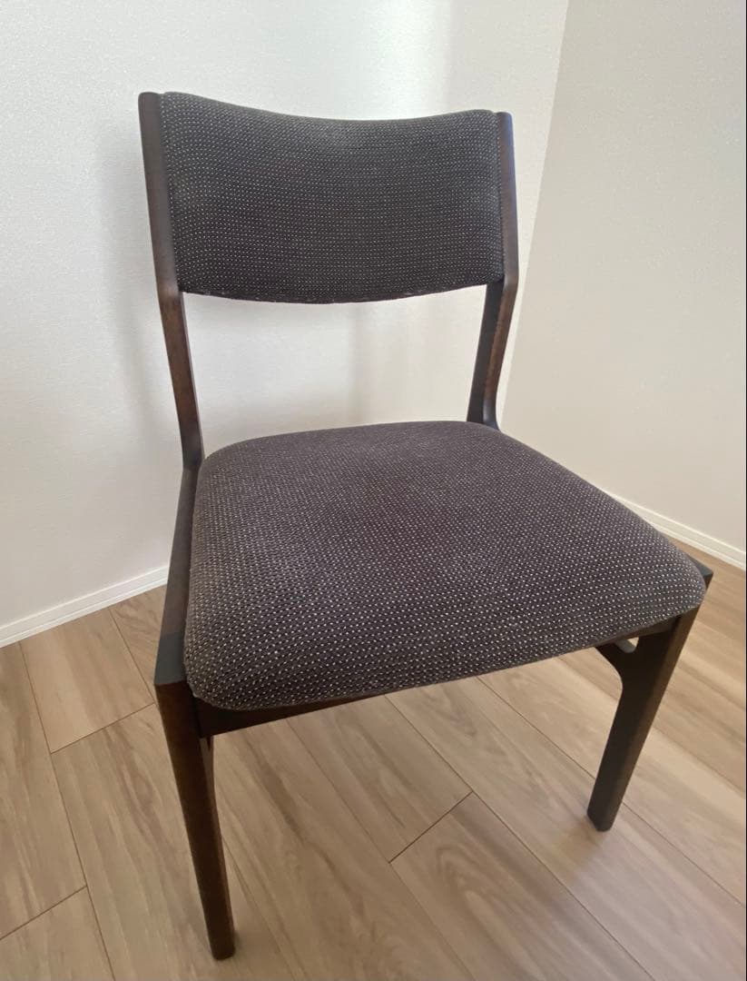 【送料込！カリモク60+】布張りダイニングチェア　安心の日本製