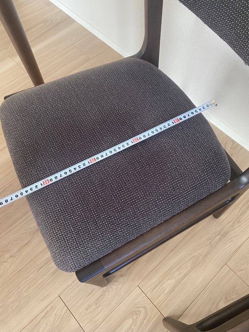 【送料込！カリモク60+】布張りダイニングチェア　安心の日本製