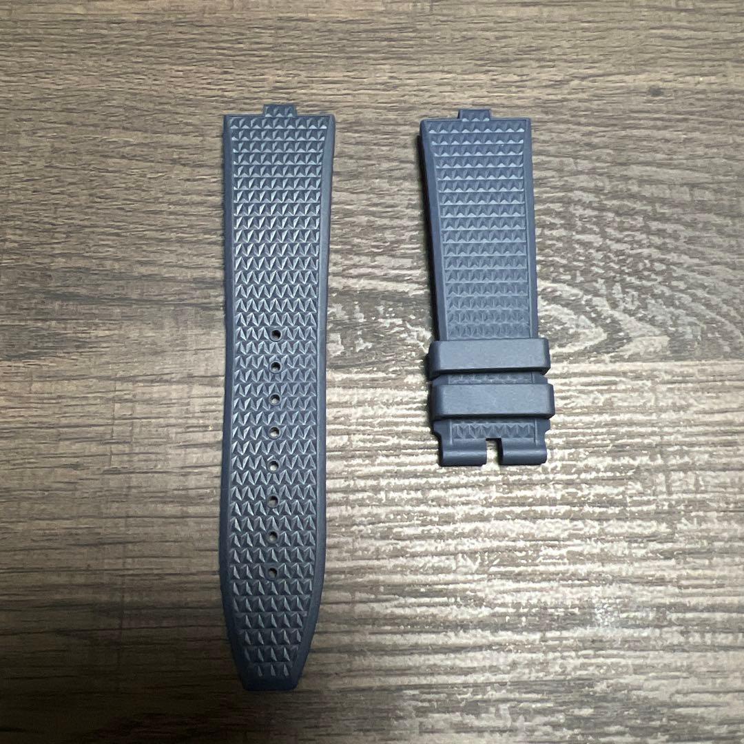 ヴァシュロンコンスタンタン　オーバーシーズ　ラバーストラップ