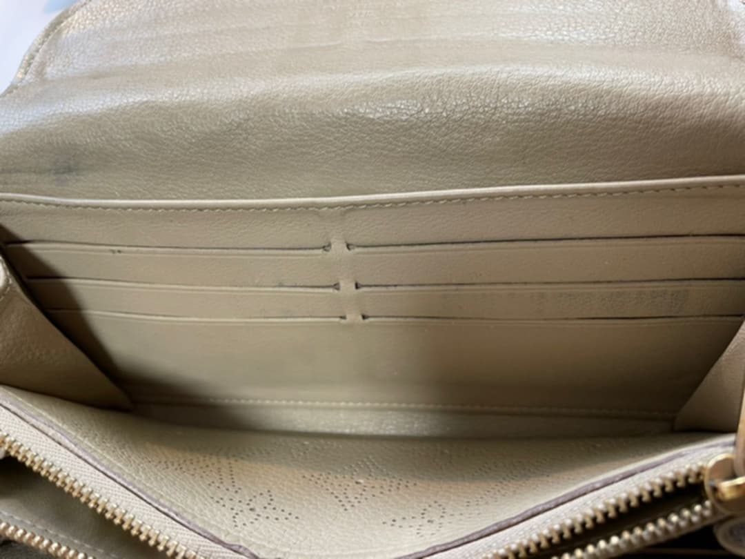 ❤️チーズケーキ❤️Louis Vuitton ルイヴィトン マヒナ 長財布