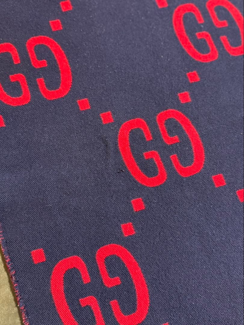 GUCCI GGロゴマフラー 赤/紺