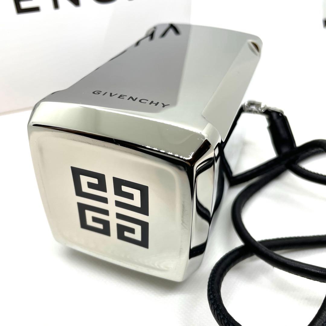 GIVENCHY シルバー　ウォーターボトル（水筒）