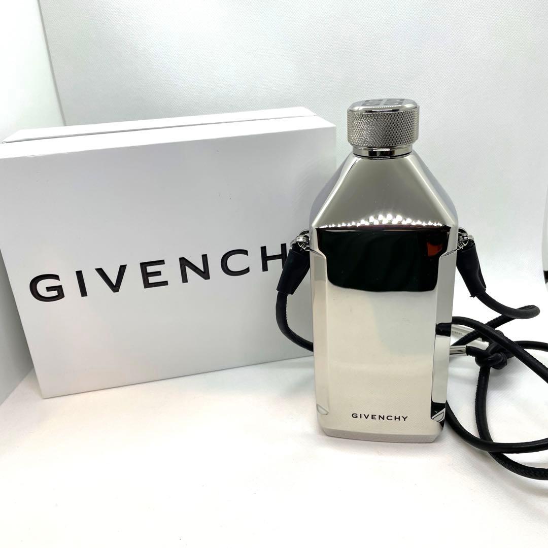 GIVENCHY シルバー　ウォーターボトル（水筒）