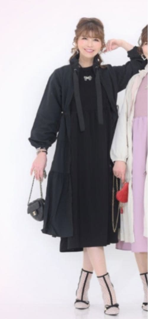 みいこです♥️アンドラブ♥️撥水を施したティアードコート★ブラック