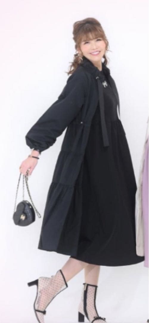 みいこです♥️アンドラブ♥️撥水を施したティアードコート★ブラック