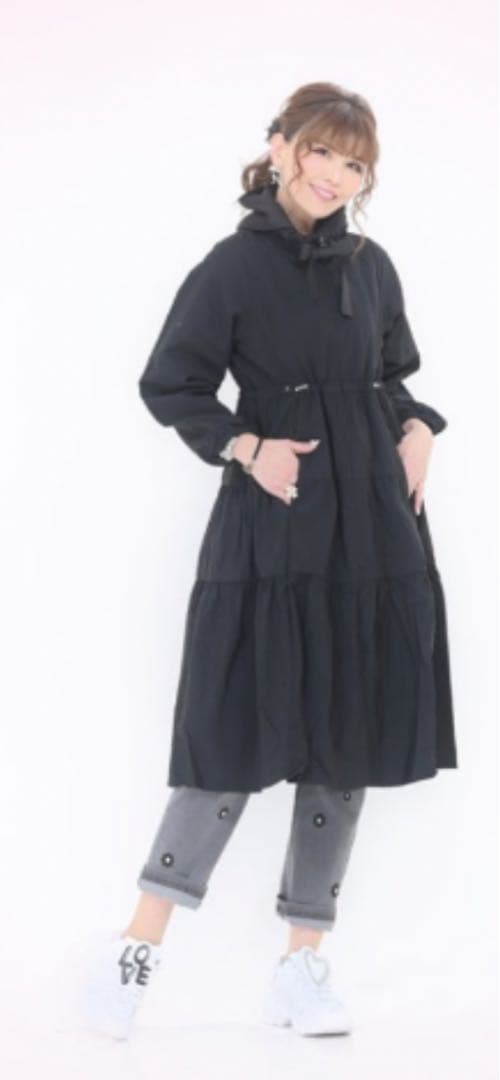 みいこです♥️アンドラブ♥️撥水を施したティアードコート★ブラック