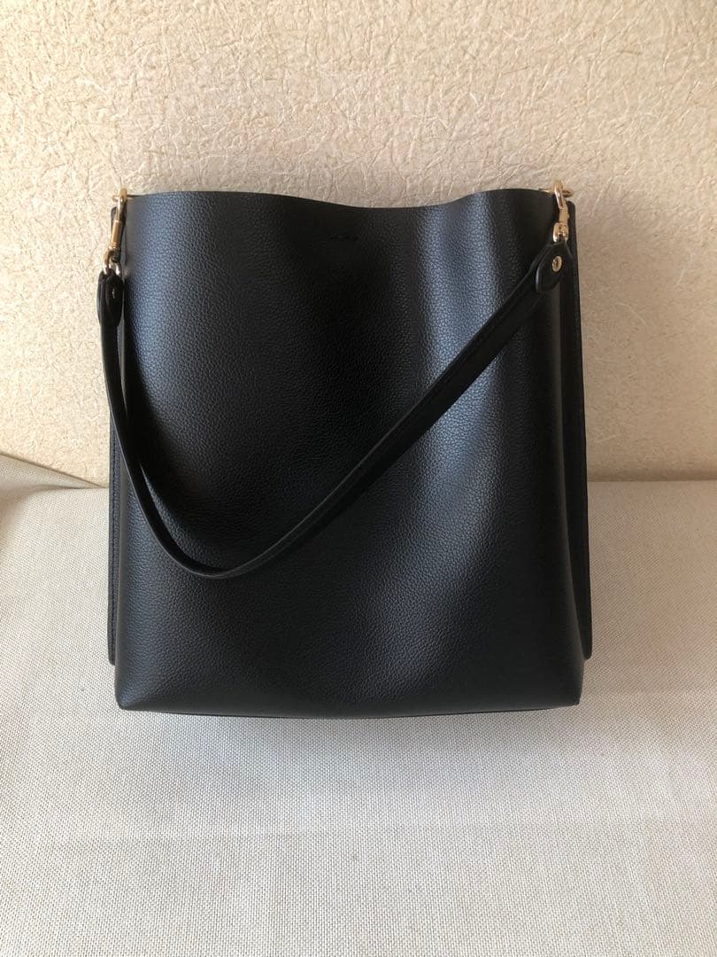 COACH ブラック レザー ショルダーモリーパケットバッグ　コーチ　バッグ