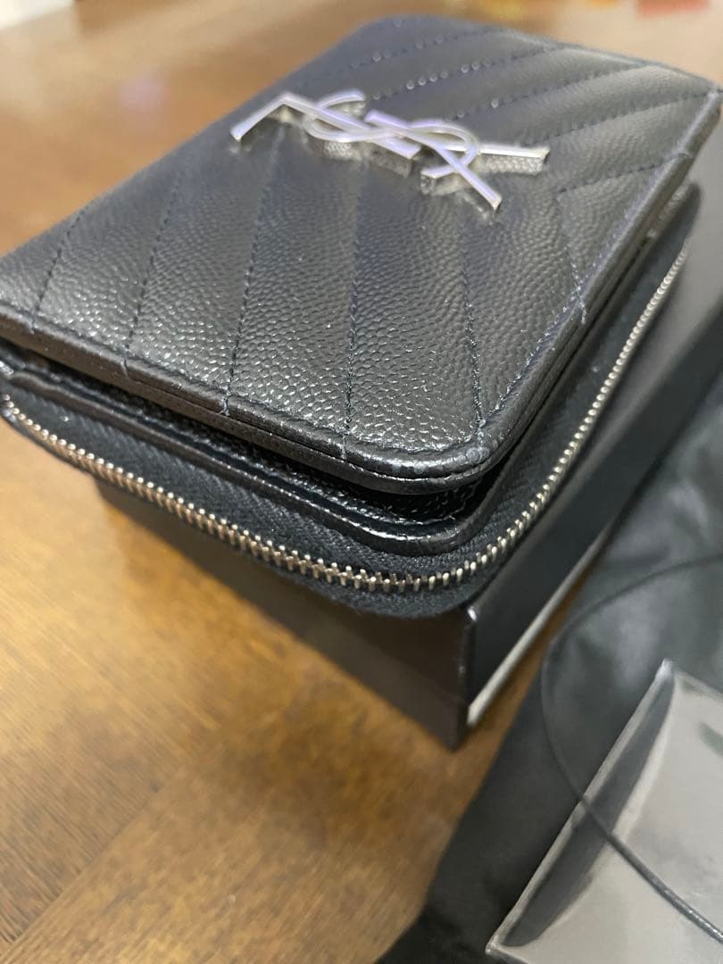 SAINT LAURENT 2つ折り財布　サンローラン