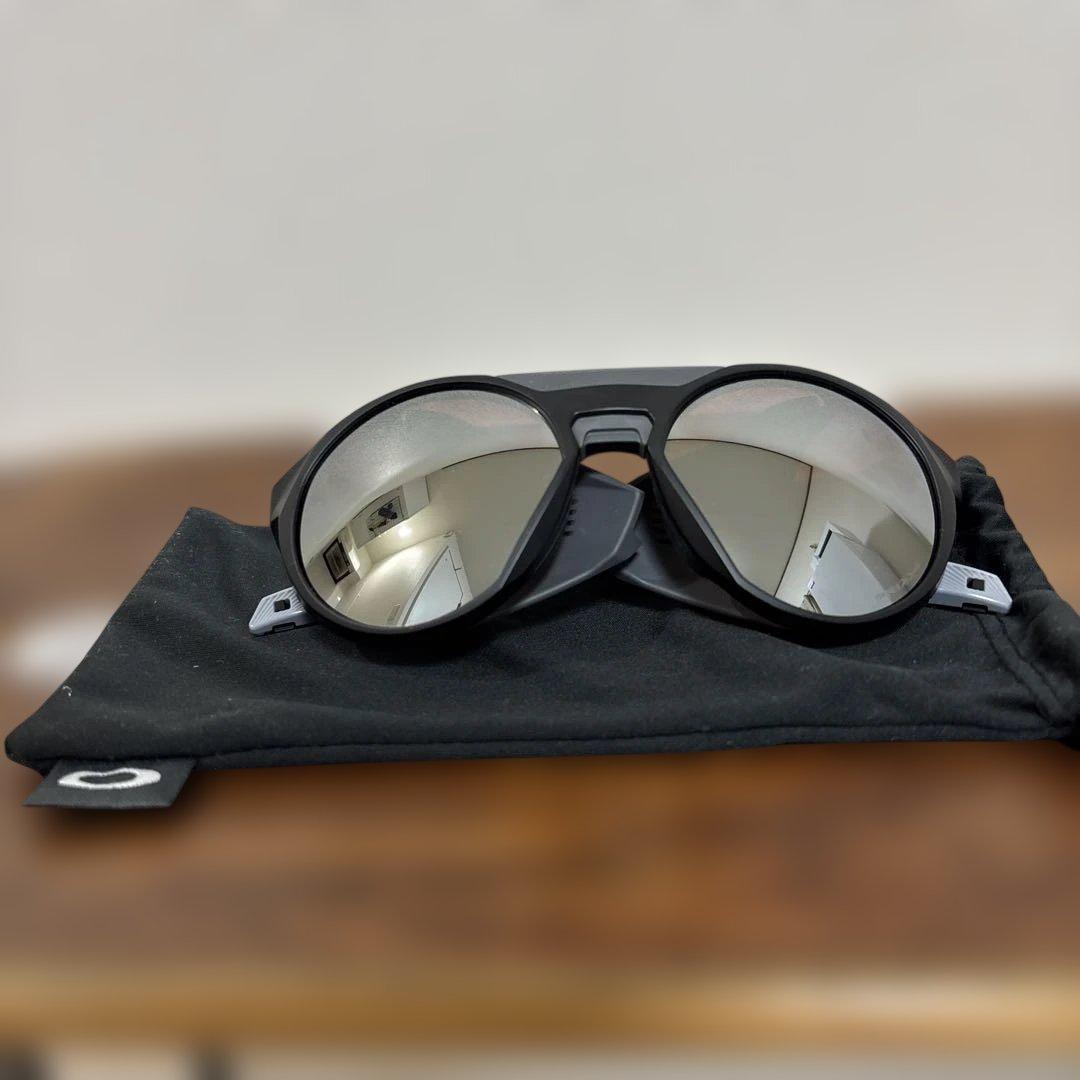 Oakley クリフデン