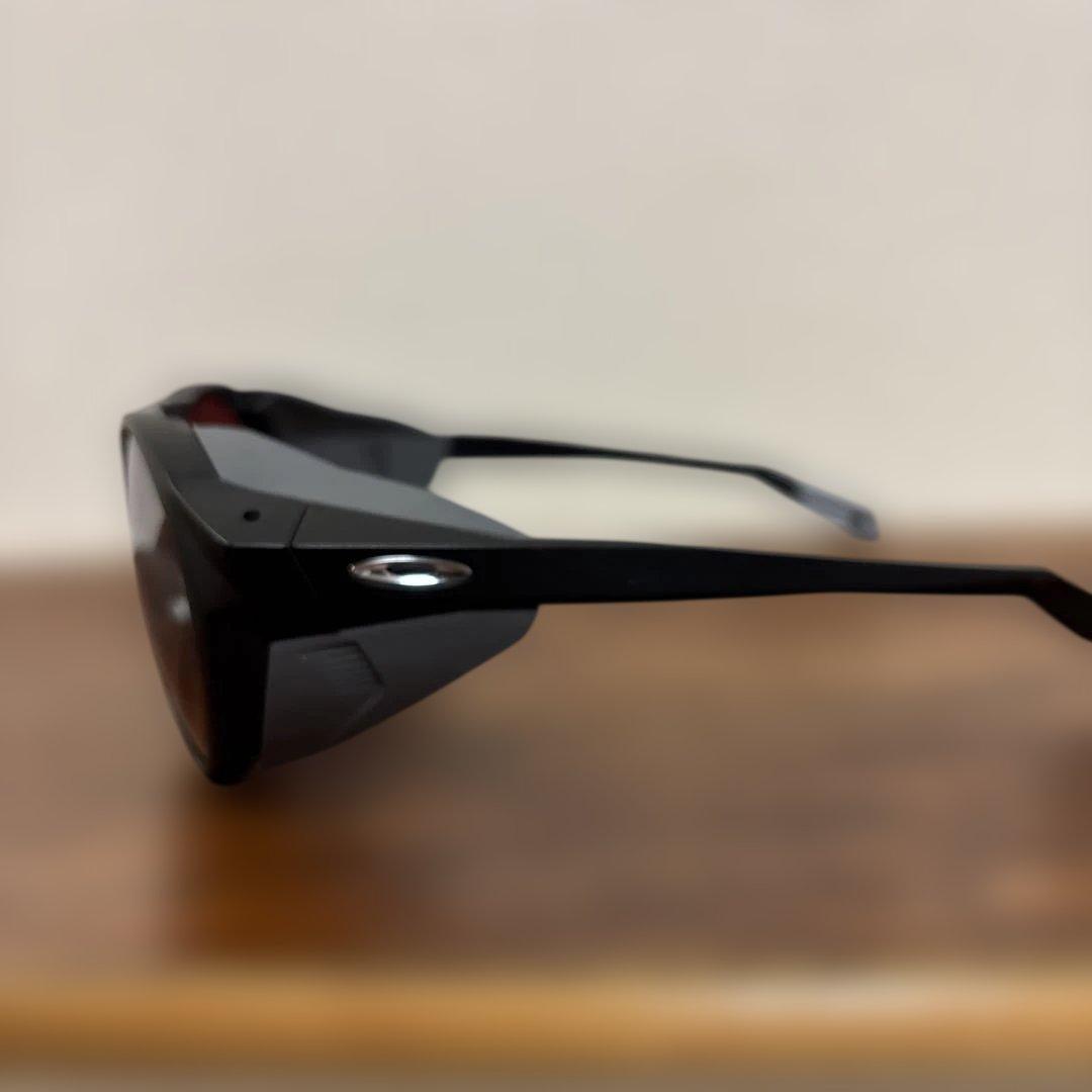 Oakley クリフデン