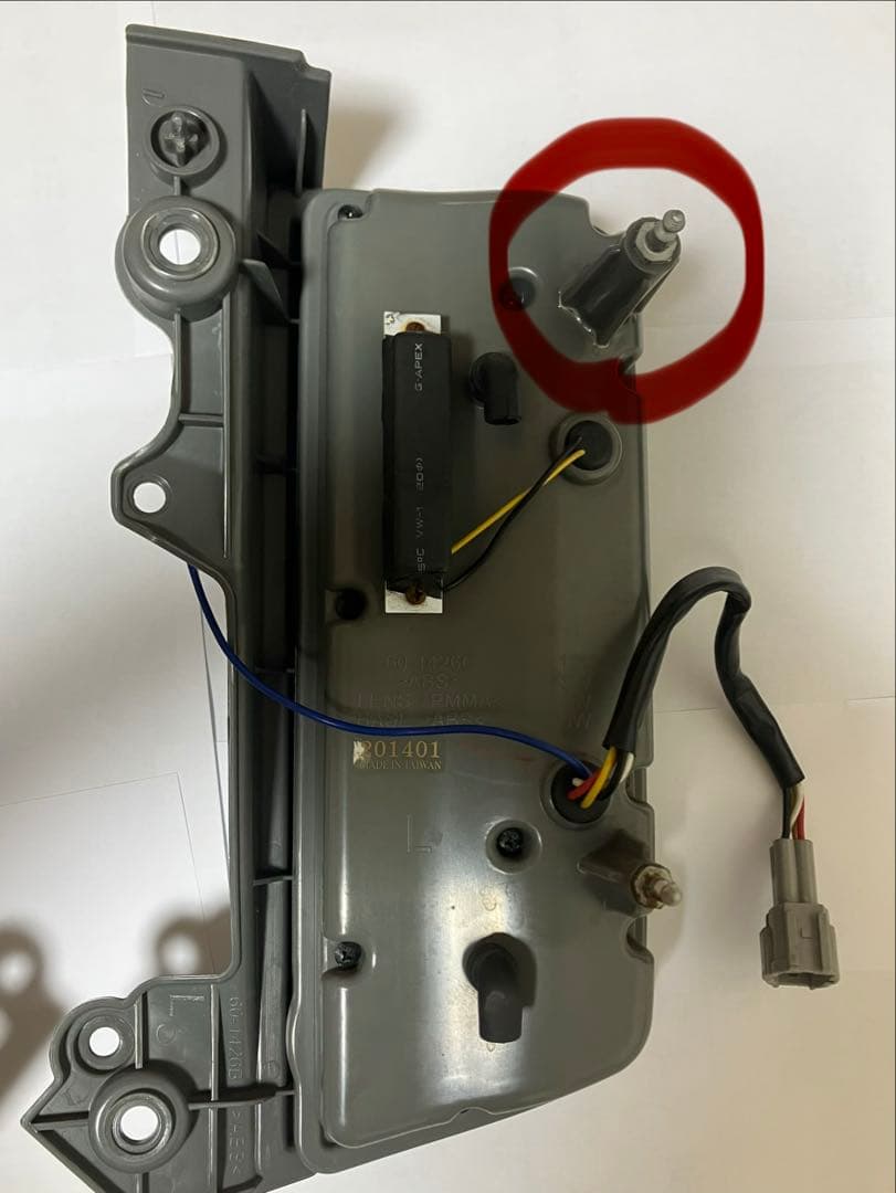 Valenti　LEDテールランプ　ロアテール　クリア エルグランドE52