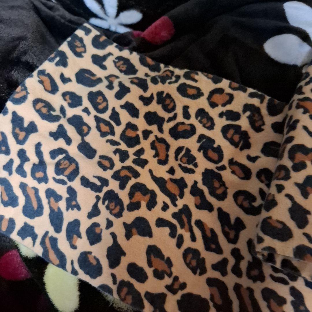 A BATHING APE　レオパードマフラー