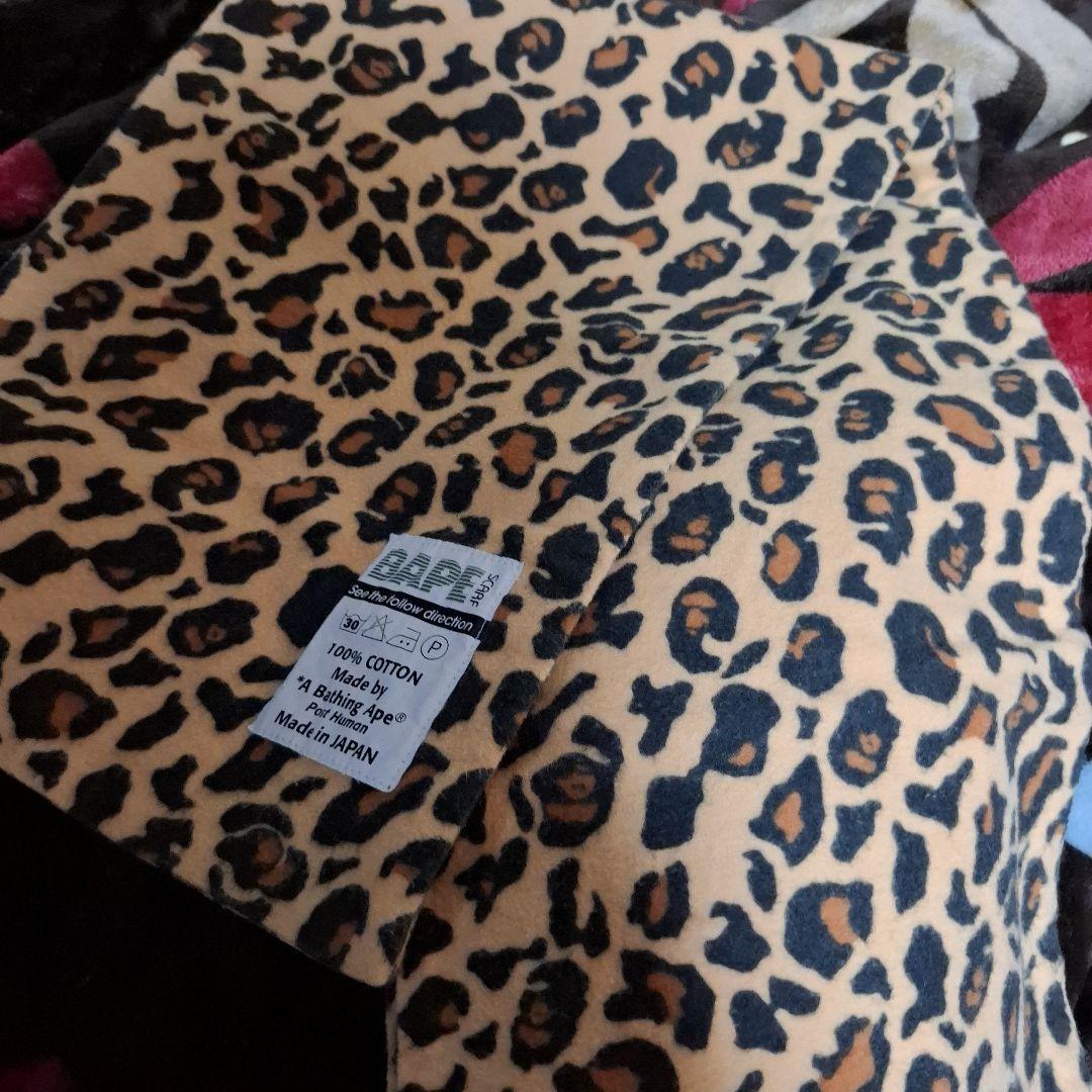 A BATHING APE　レオパードマフラー