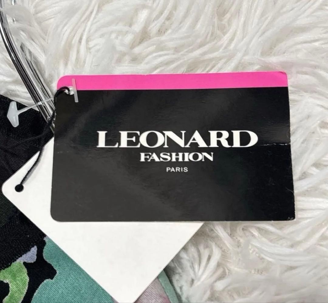 【新品タグ付き】レオナール　カンカン素材　フラワープリント 半袖　チュニック