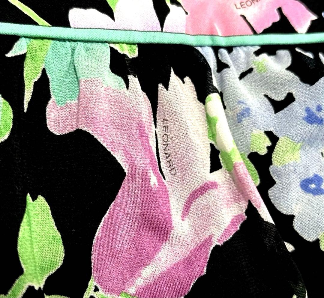 【新品タグ付き】レオナール　カンカン素材　フラワープリント 半袖　チュニック