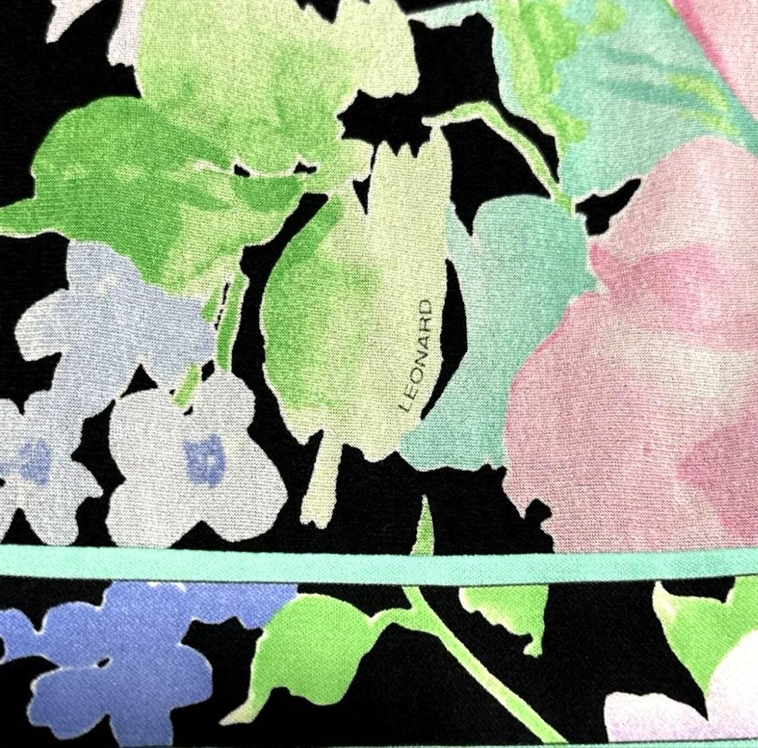 【新品タグ付き】レオナール　カンカン素材　フラワープリント 半袖　チュニック