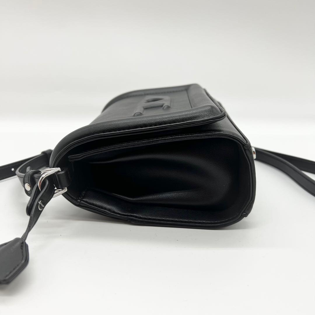 入手困難✨DIESEL　ショルダーバッグ　ハート　レザー　ブラック　Dロゴ　希少