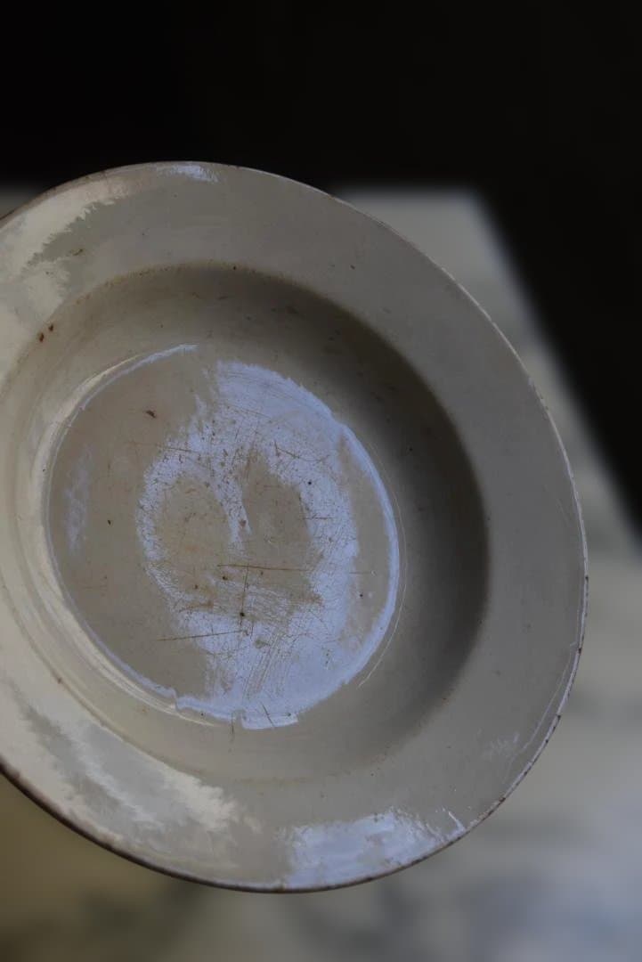 ショワジー・ル・ロワ　美しい気配の白皿（17㎝）古道具坂田