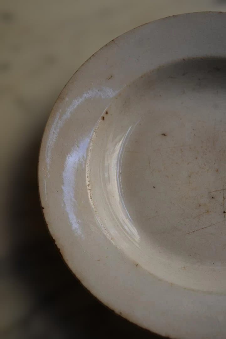 ショワジー・ル・ロワ　美しい気配の白皿（17㎝）古道具坂田