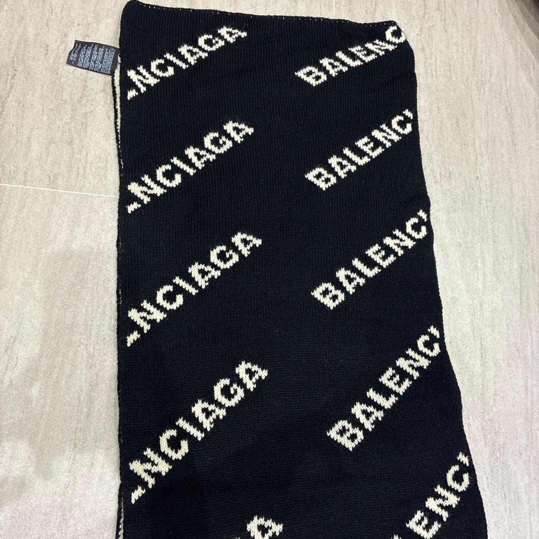 BALENCIAGA ロゴニットマフラー