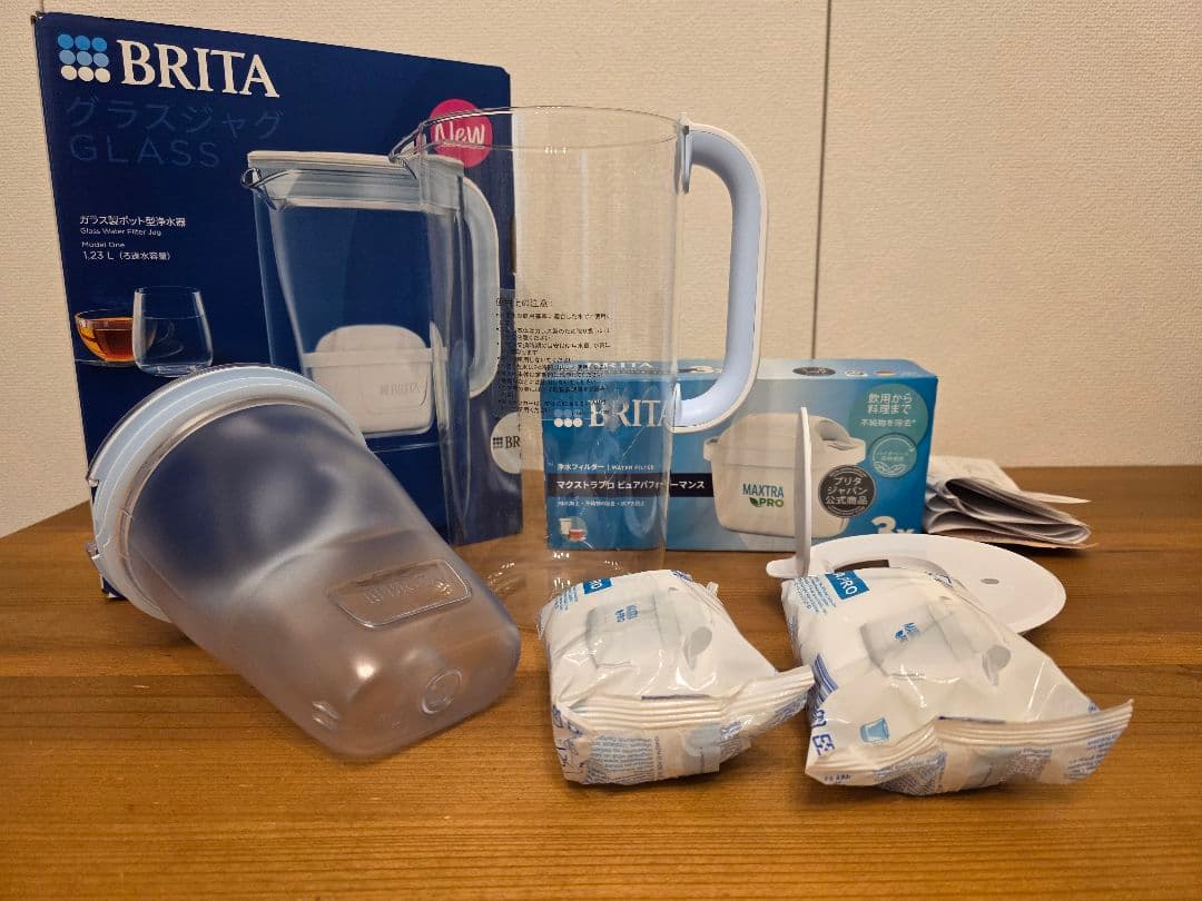 BRITA ブリタ グラスジャグ 浄水器 カートリッジ2個付 ガラス製ポット