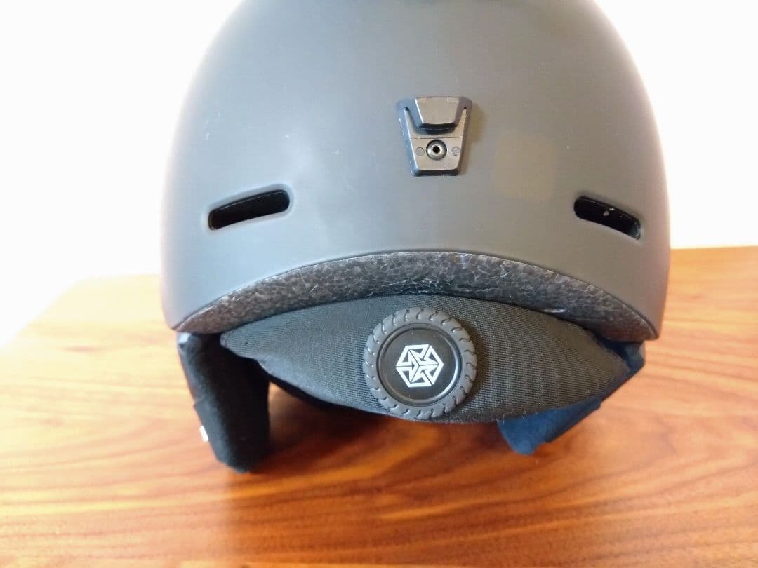 【ほぼ未使用】ヘルメットDICE(ダイス) スキー スノーボード D6