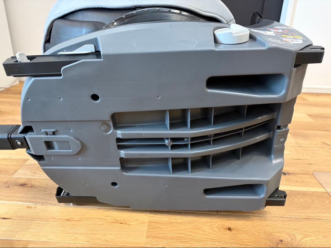 コンビ チャイルドシート クルムーヴ スマートLight ISOFIX2023年