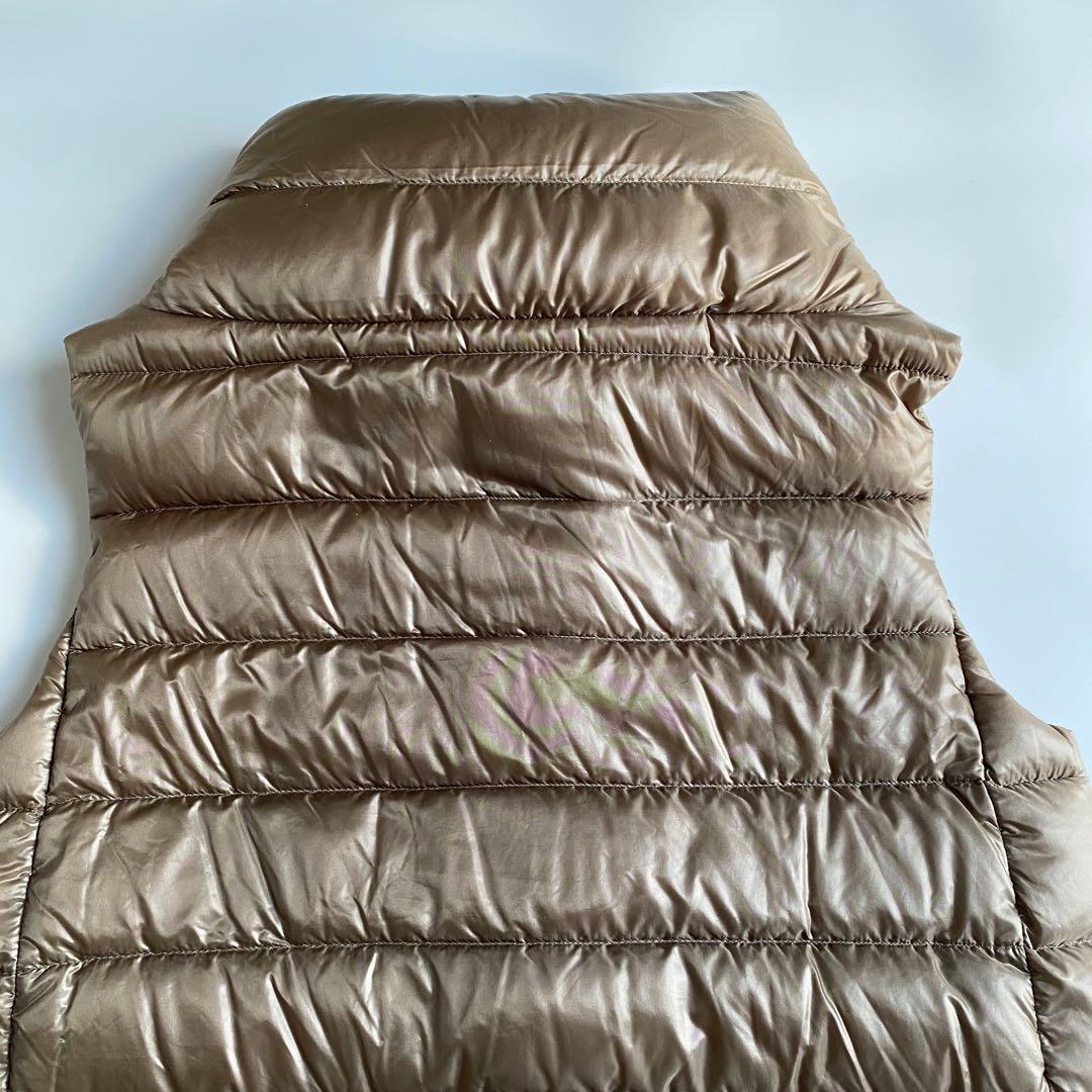 HERNO ヘルノ ベージュ ダウンベスト イタリア製 光沢感 立ち襟 Lサイズ
