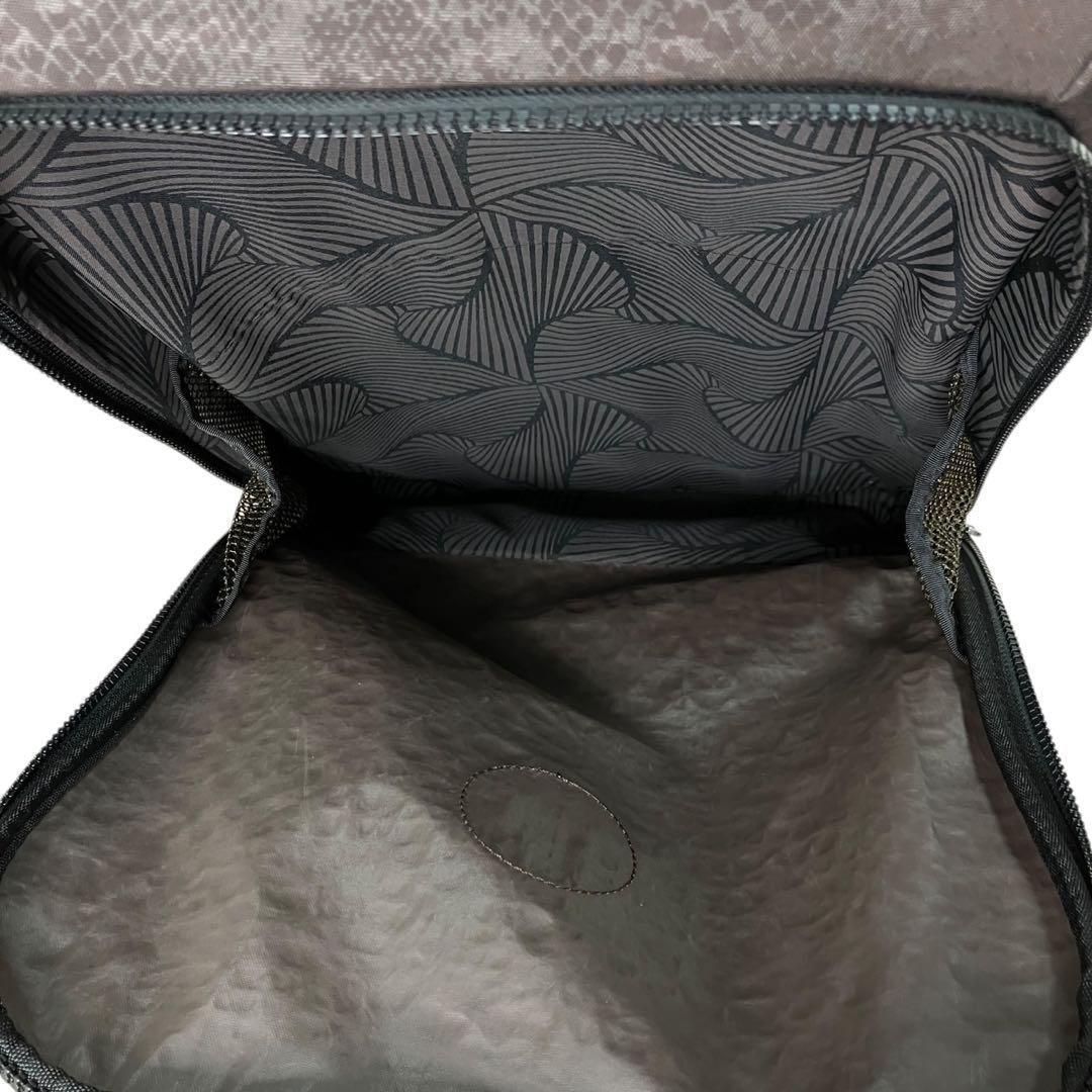 Kipling キプリング　キャリーバッグ　キャリーケース　パイソン柄　チャーム