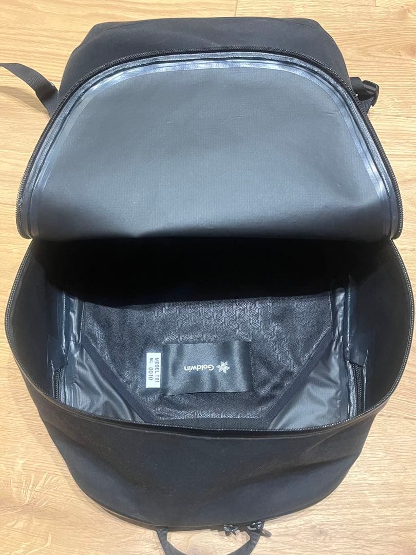 【使用僅か】ゴールドウイン テック パック 防水バックパック 世界限定200個