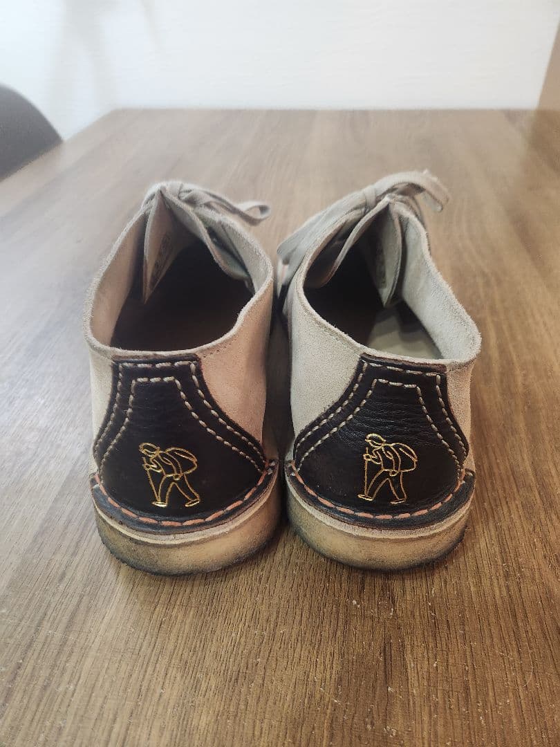 CLARKS ORIGINALS ベージュ デザートトレック ブーツ