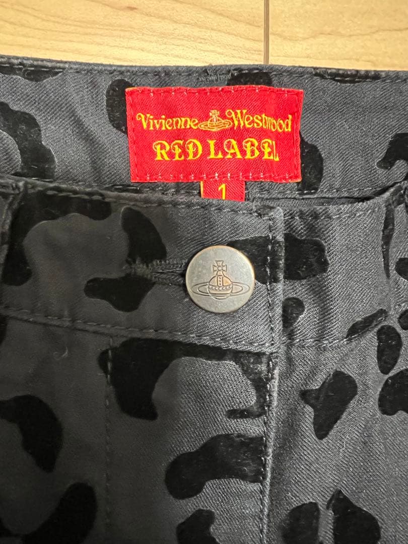 vivienne westwood レオパ　黒　ショートパンツ
