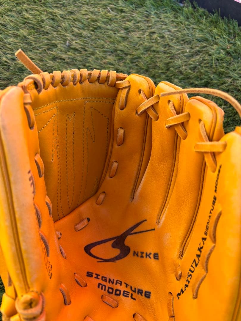 松坂モデル Nike 軟式グローブ イエロー 右投げ用　少年野球